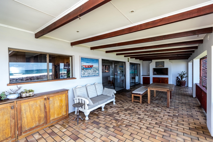 5 Bedroom Property for Sale in Kidds Beach Eastern Cape